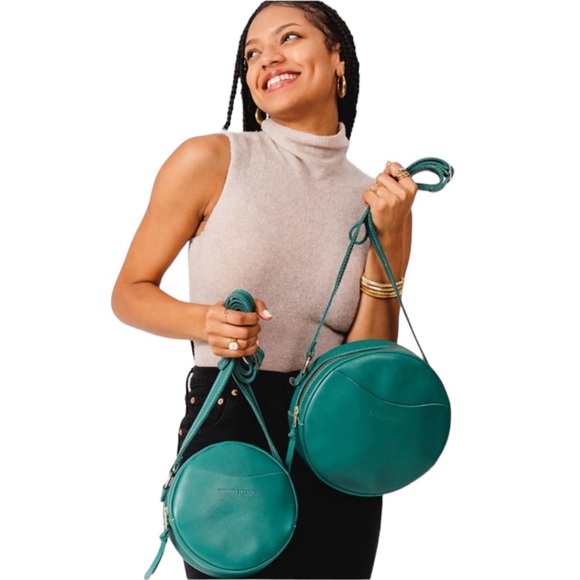 Portland Leather Handbags - PORTLAND LEATHER 7” PEACOCK GREEN CIRCLE CROSSBODY PURSE